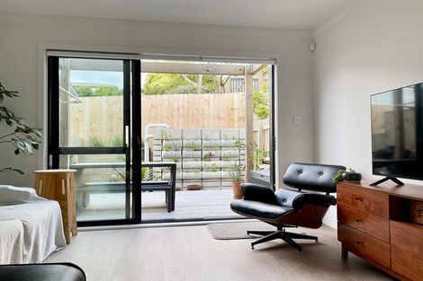 Photo of property in 4/8 James Laurie Street, Henderson, Auckland, 0612