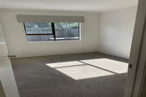 Photo of property in 1/865 Beach Road, Waiake, Auckland, 0630