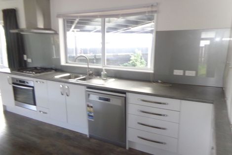 Photo of property in 43a Graham Avenue, Te Atatu Peninsula, Auckland, 0610