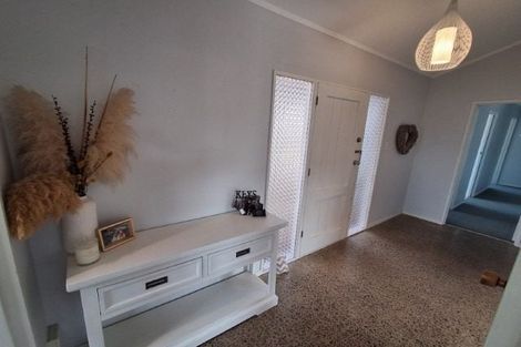 Photo of property in 17 Endeavour Avenue, Welcome Bay, Tauranga, 3112