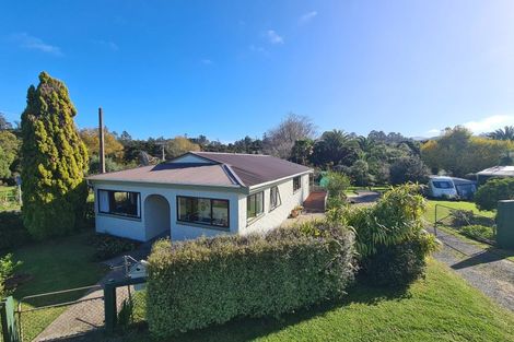 Photo of property in 15 Driving Creek Road, Coromandel, 3506