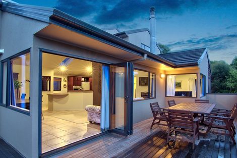 Photo of property in 27 Chamari Close, Titirangi, Auckland, 0604