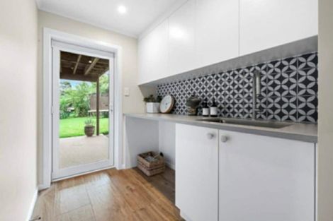 Photo of property in 98 Coronation Road, Hillcrest, Auckland, 0627