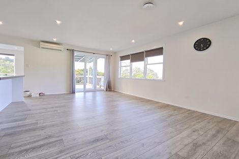 Photo of property in 20 Pupuke Road, Hillcrest, Auckland, 0627