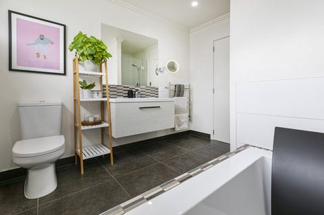 Photo of property in 19 Harakeke Road, Hobsonville, Auckland, 0616