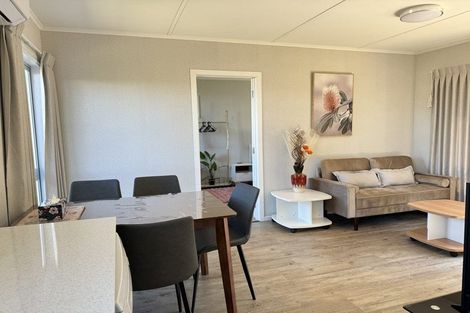 Photo of property in 4 Beverley Road, Stanmore Bay, Whangaparaoa, 0932