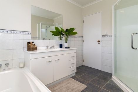 Photo of property in 31 Manor Park Drive, Pyes Pa, Tauranga, 3112