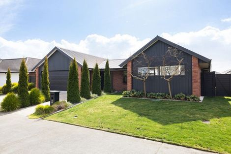 Photo of property in 22 Rose Leigh Drive, Cambridge, 3434