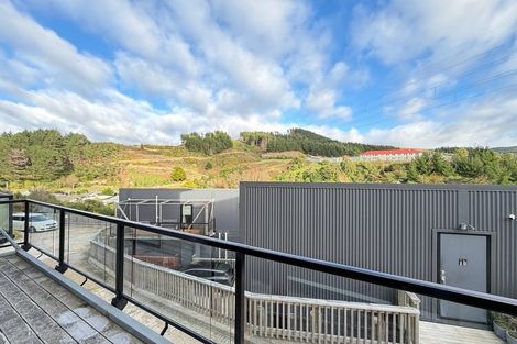 Photo of property in 13 Ara Patukawenga, Tawa, Wellington, 5028