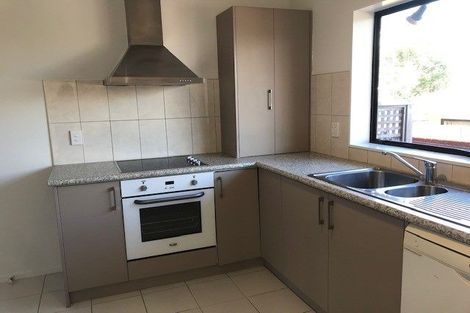 Photo of property in 2/98 Mirrabooka Avenue, Botany Downs, Auckland, 2010
