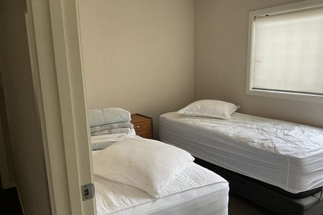 Photo of property in 2/19 Garadice Road, Rothesay Bay, Auckland, 0630