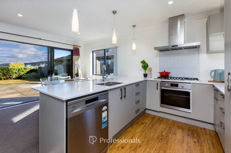 Photo of property in 32 Filmer Crescent, Wallaceville, Upper Hutt, 5018