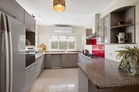 Photo of property in 33 Beach Street, Fitzroy, New Plymouth, 4312