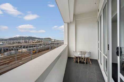 Photo of property in Stadium Garden Flats, 212/107 Thorndon Quay, Pipitea, Wellington, 6011