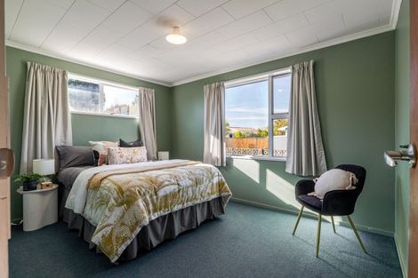 Photo of property in 35 Kimberley Grove, Westbrook, Palmerston North, 4412