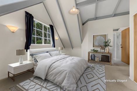 Photo of property in 100 Eugenia Rise, Goodwood Heights, Auckland, 2105