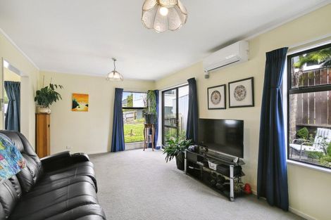 Photo of property in 19 Bassett Road, Johnsonville, Wellington, 6037