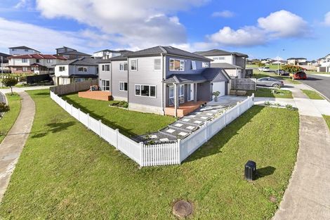 Photo of property in 13 Kereru Rise, Papakura, 2110