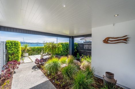 Photo of property in 8a The Parade, Bucklands Beach, Auckland, 2012