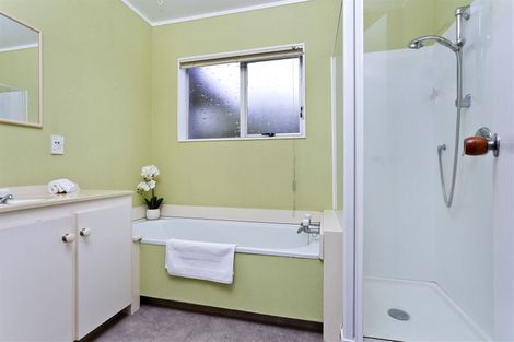 Photo of property in 2/2 Northwick Place, Hillcrest, Auckland, 0627