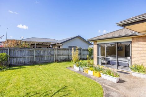 Photo of property in 22 Cranbrook Place, Rototuna North, Hamilton, 3210