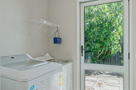 Photo of property in 1 Koru Way, Wanaka, 9305