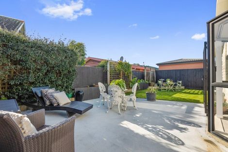 Photo of property in 1 Mangorei Road, Merrilands, New Plymouth, 4312