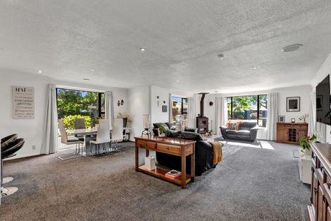 Photo of property in 14 Creese Place, Redwood, Christchurch, 8051