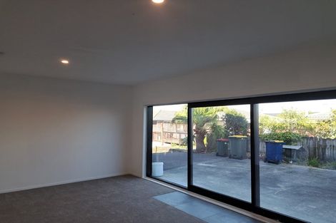 Photo of property in 2/3 Charmaine Road, Torbay, Auckland, 0630