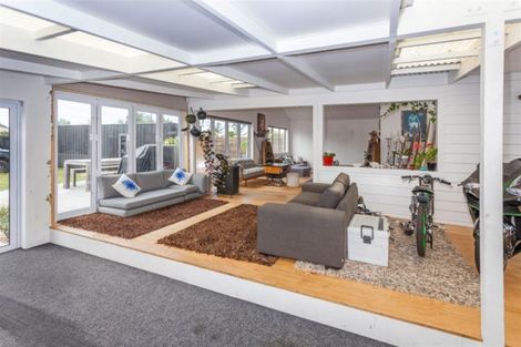 Photo of property in 217 Ocean Road, Whangamata, 3620