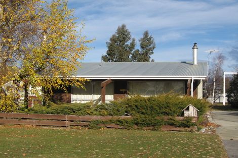 Photo of property in 3 Carlow Place, Cromwell, 9310
