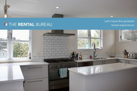 Photo of property in 56 Taipari Road, Te Atatu Peninsula, Auckland, 0610