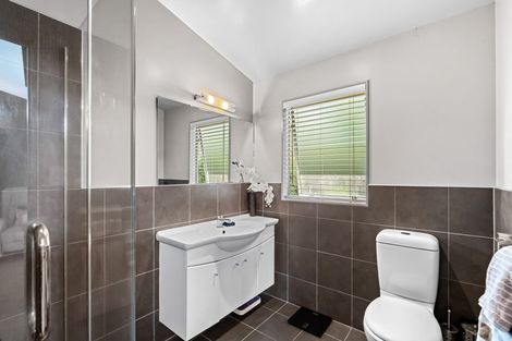 Photo of property in 22 Mamaku Drive, One Tree Point, 0118