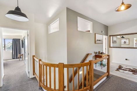 Photo of property in 8 Millennium Hill, Paraparaumu, 5032