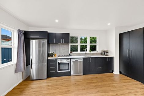 Photo of property in 24 Woodside Road, Massey, Auckland, 0614