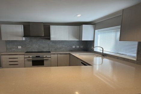 Photo of property in 2/25 Nicholas Road, Somerville, Auckland, 2014