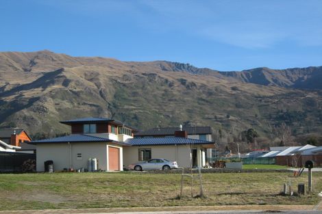 Photo of property in 9 Lansdown Street, Wanaka, 9305