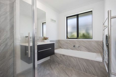 Photo of property in 39 Arran Drive, Aongatete, 3178