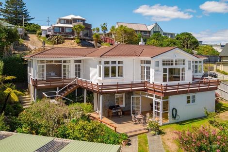 Photo of property in 12 Whanake Street, Titahi Bay, Porirua, 5022