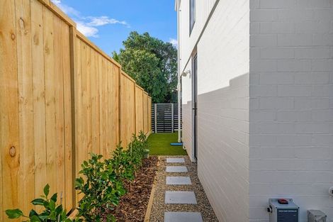 Photo of property in 2/11 Paramu Avenue, Birkdale, Auckland, 0626