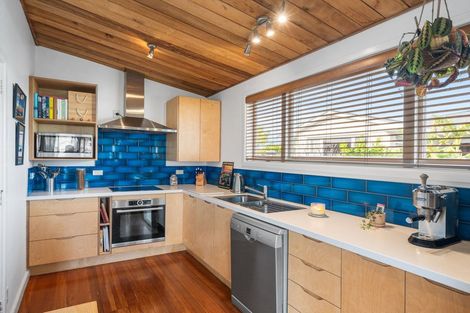 Photo of property in 71 Main Road, Redcliffs, Christchurch, 8081