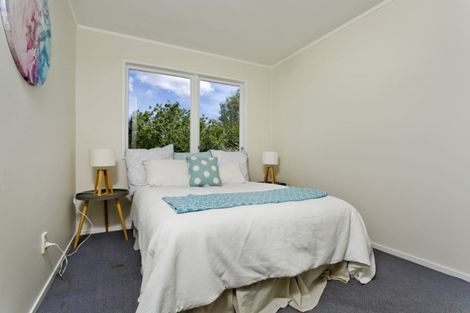 Photo of property in 33 Helleur Road, Massey, Auckland, 0614