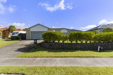Photo of property in 71 Kath Hopper Drive, Orewa, 0931