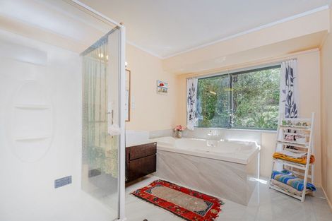Photo of property in 2 Pohutukawa Grove, Whitianga, 3510