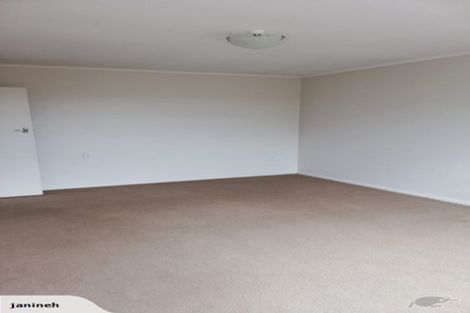 Photo of property in 4/9 Curletts Road, Sockburn, Christchurch, 8042