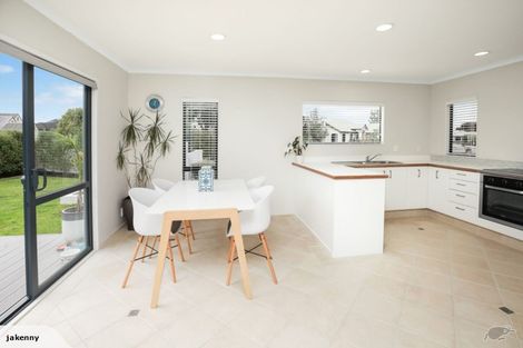 Photo of property in 35 Keswick Crescent, Huntington, Hamilton, 3210