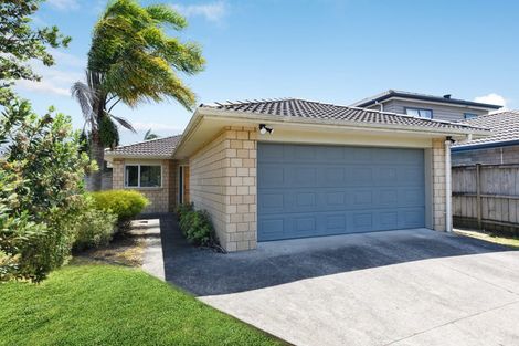 Photo of property in 8 Riverglade Parkway, Te Atatu South, Auckland, 0610