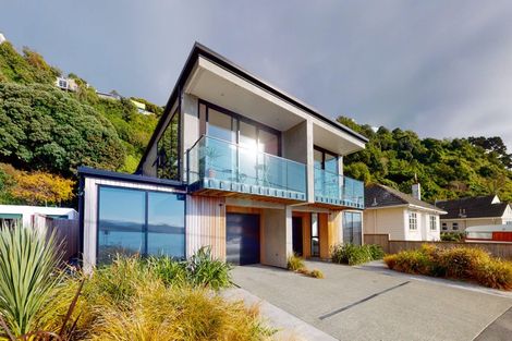 Photo of property in 306b Queens Drive, Lyall Bay, Wellington, 6022