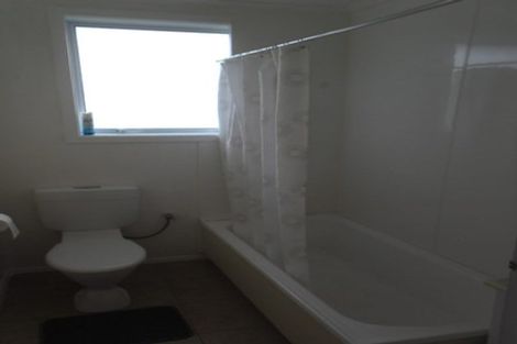 Photo of property in 2/1115 Fergusson Drive, Clouston Park, Upper Hutt, 5018