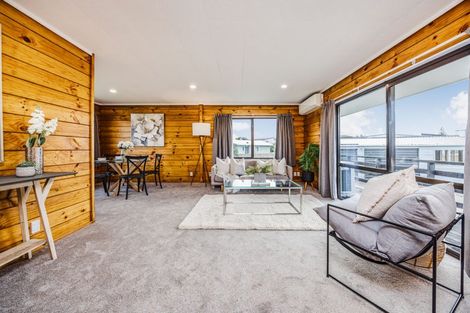 Photo of property in 80 Cottingham Crescent, Mangere East, Auckland, 2024
